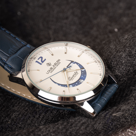 Elegant Moonphase Watch with Luminous Calendar Week